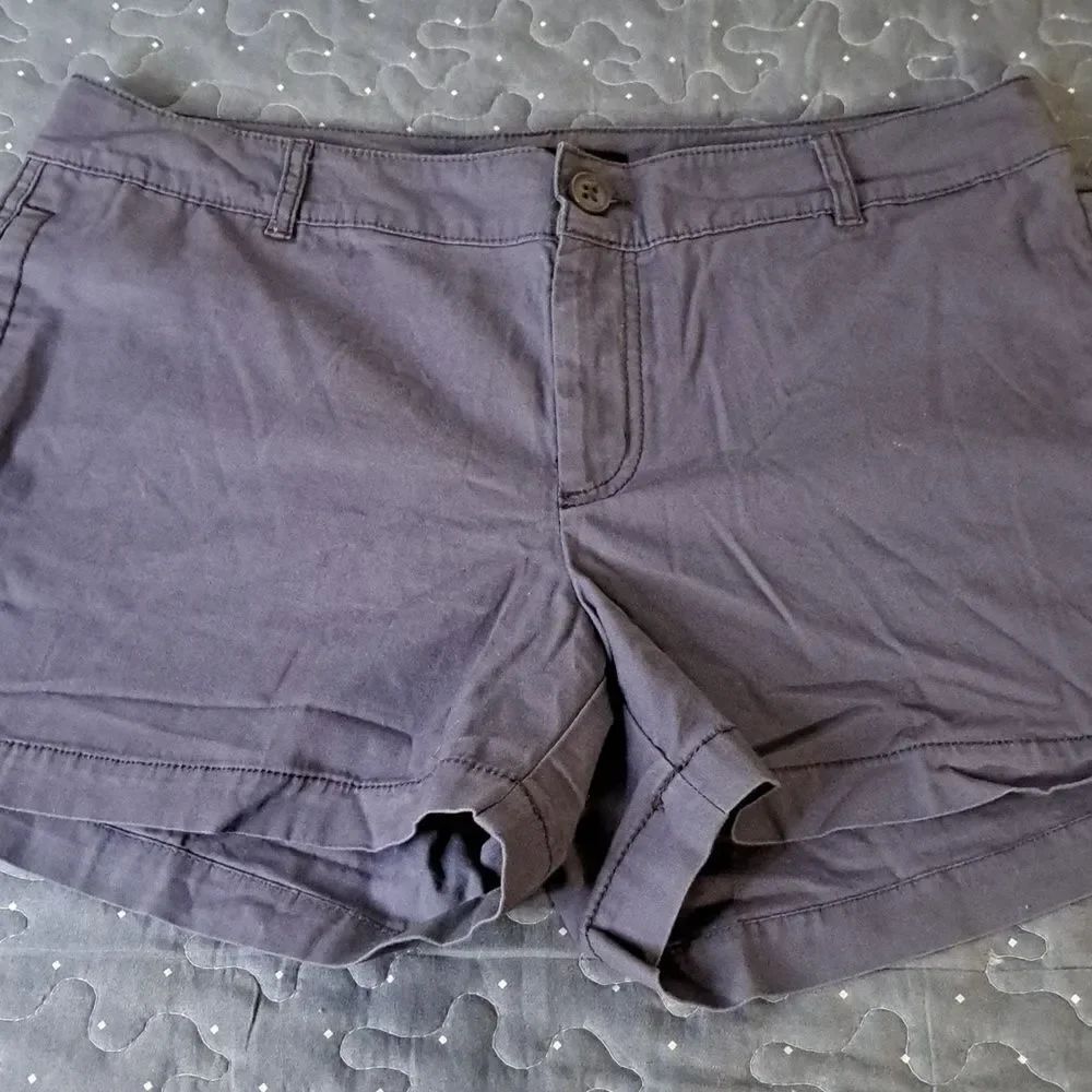 Nine West purple shorts size 10